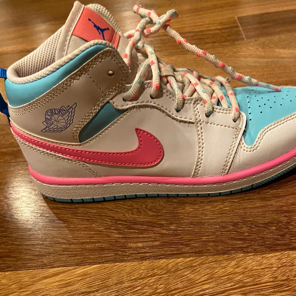 Girls Nike Air Jordan 1 GS  ‘digital pink’’